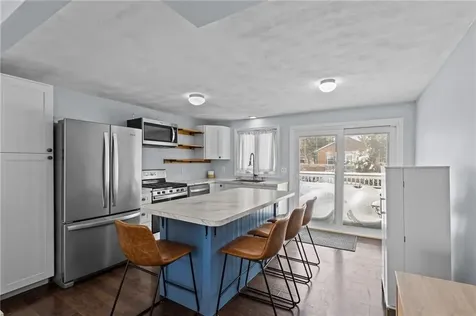 102 Easton Avenue Portsmouth RI 02871