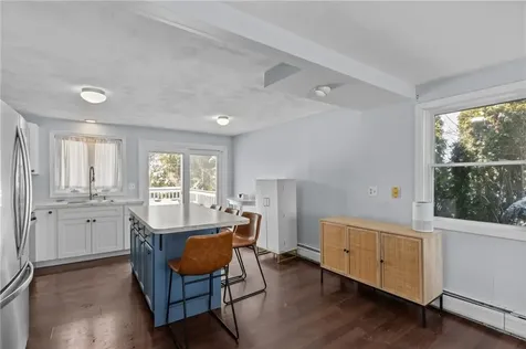 102 Easton Avenue Portsmouth RI 02871