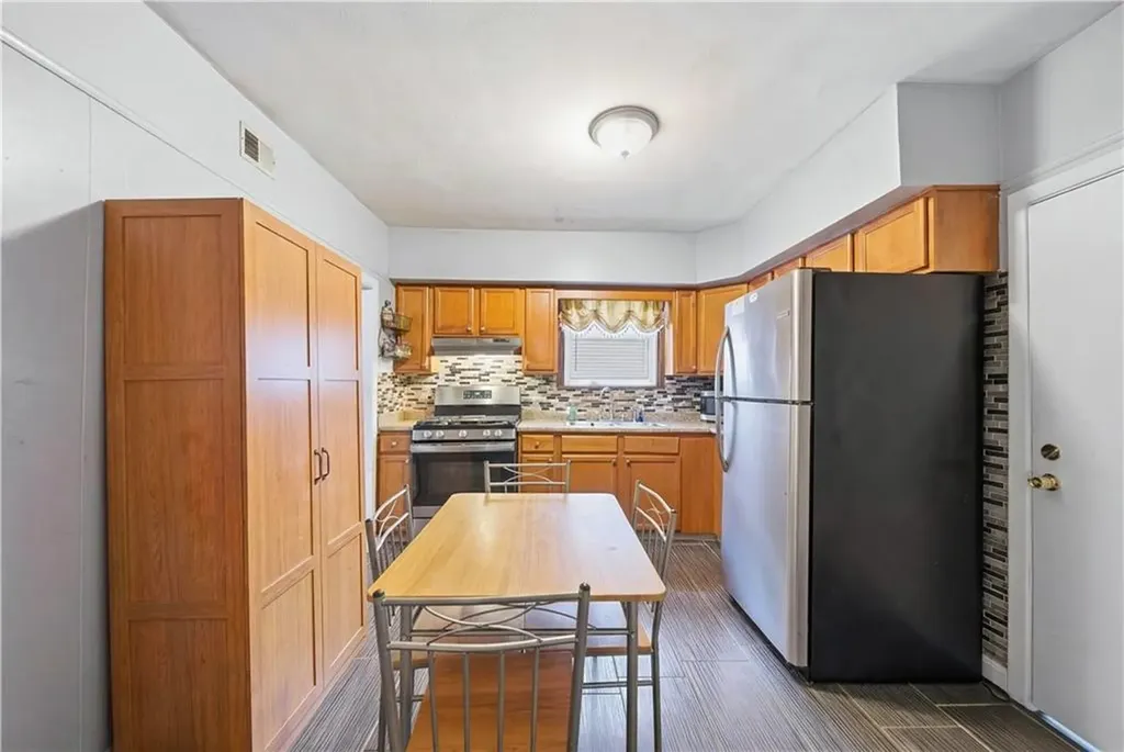 616 618 Lonsdale Avenue Central Falls RI 02863