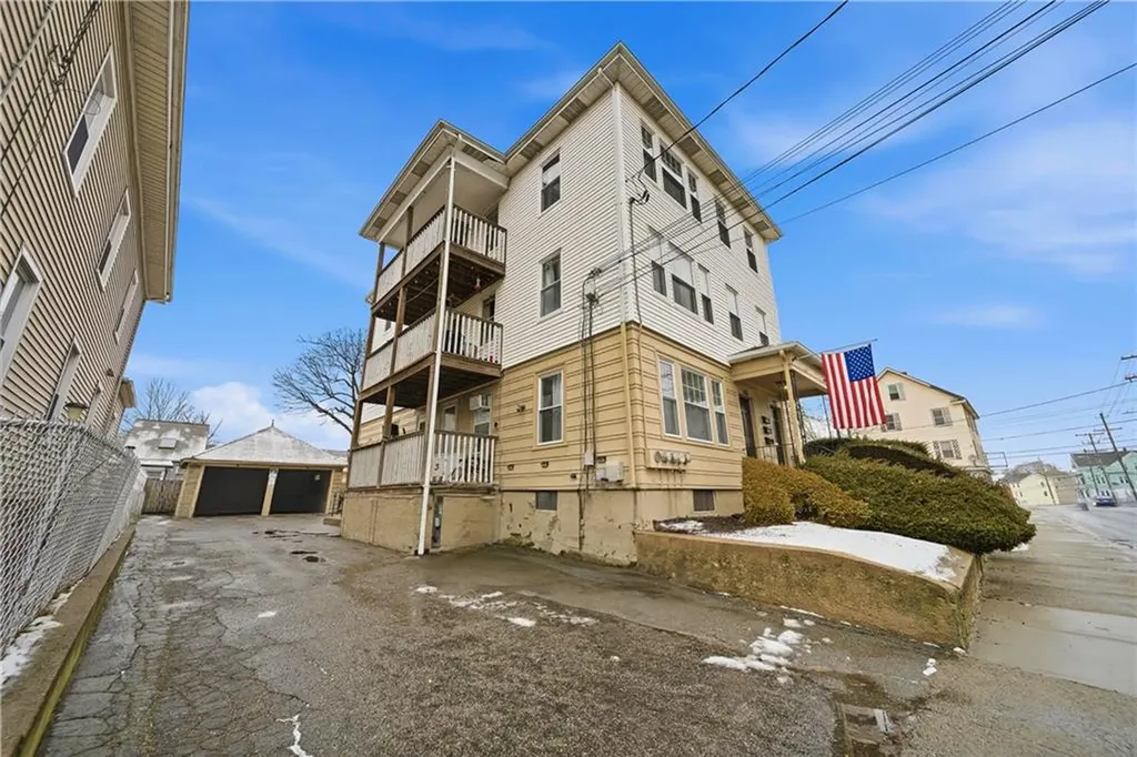 616 618 Lonsdale Avenue Central Falls RI 02863