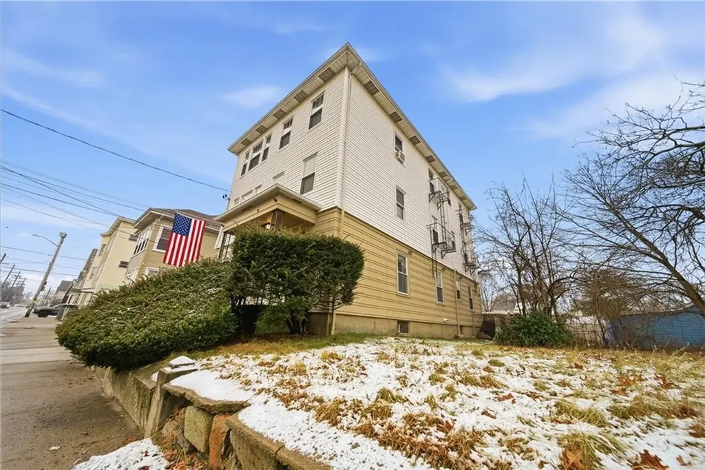616 618 Lonsdale Avenue Central Falls RI 02863