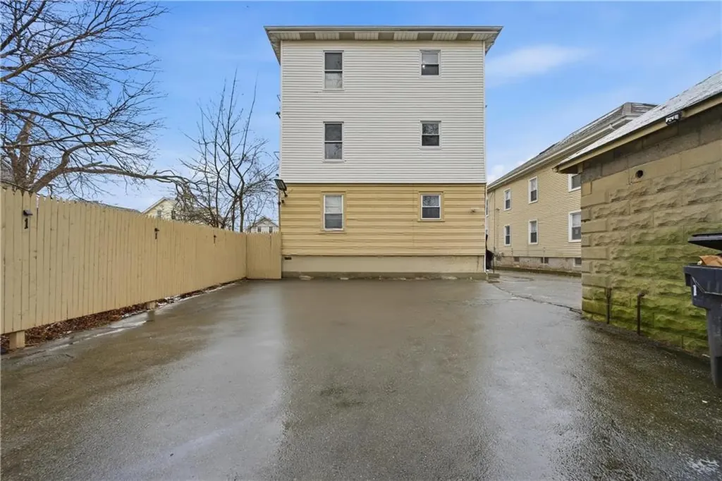 616 618 Lonsdale Avenue Central Falls RI 02863