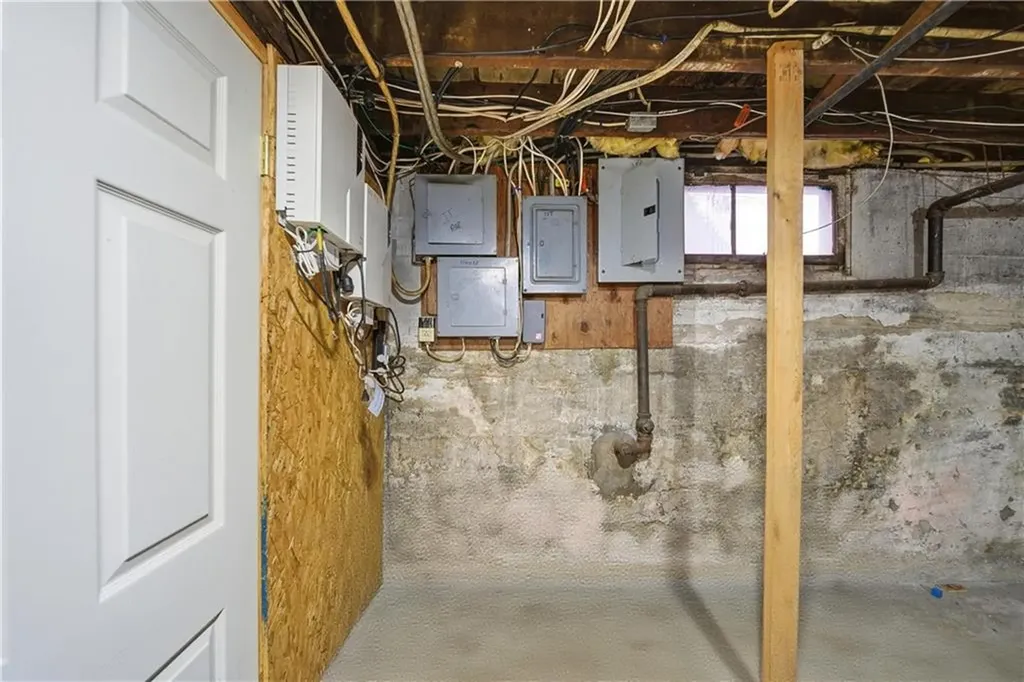 616 618 Lonsdale Avenue Central Falls RI 02863