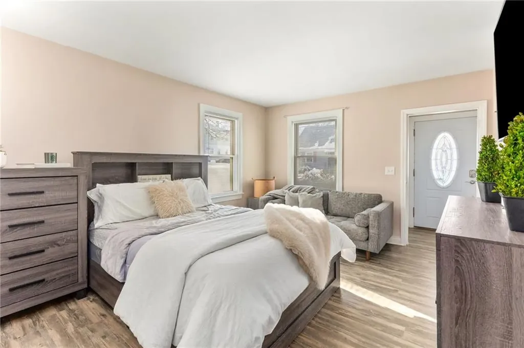 52 Barrett Avenue North Providence RI 02904