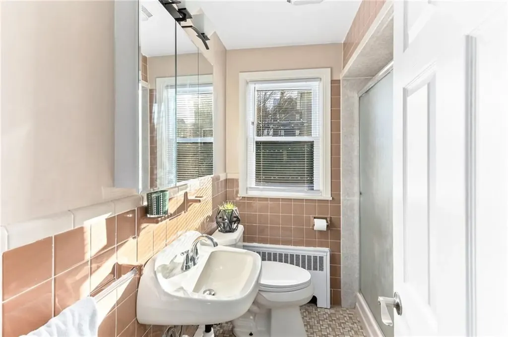 52 Barrett Avenue North Providence RI 02904