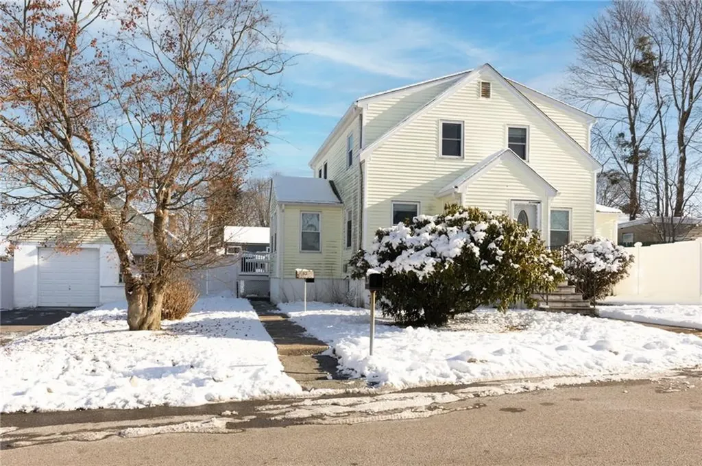 52 Barrett Avenue North Providence RI 02904