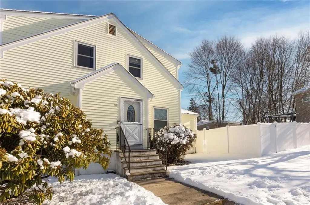 52 Barrett Avenue North Providence RI 02904