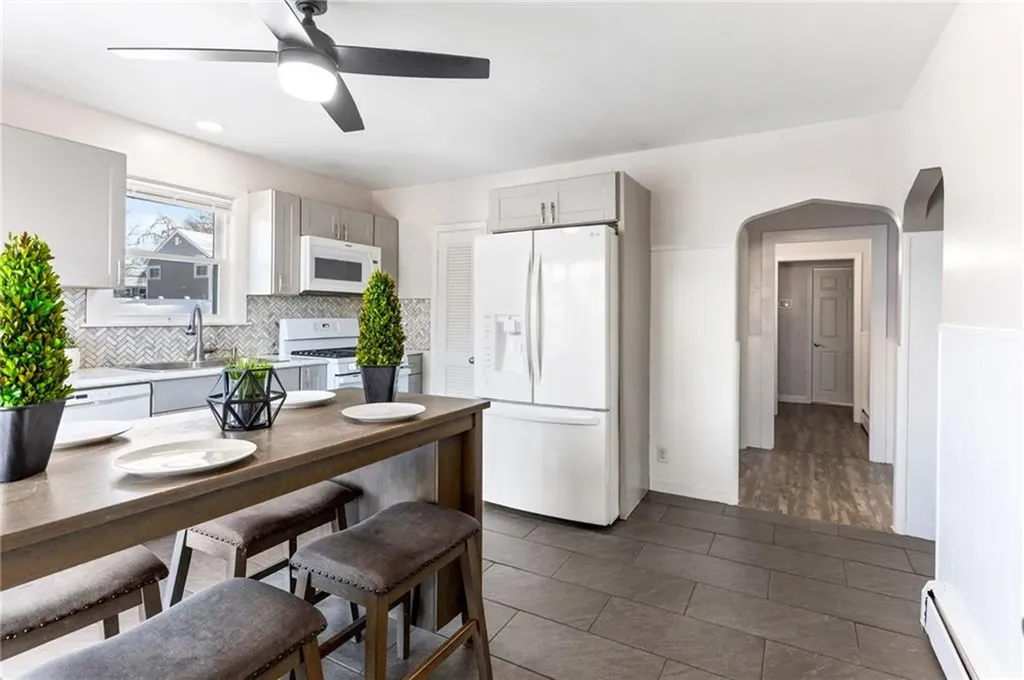 52 Barrett Avenue North Providence RI 02904