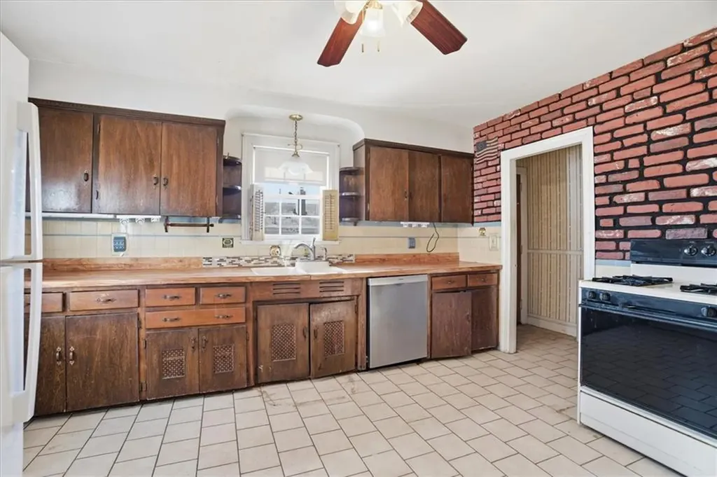 269 Nelson Street Providence RI 02908