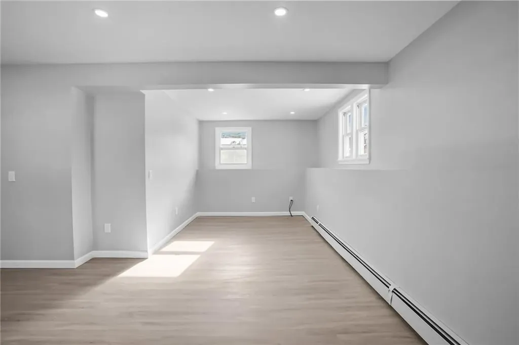 21 Florida Avenue Coventry RI 02816