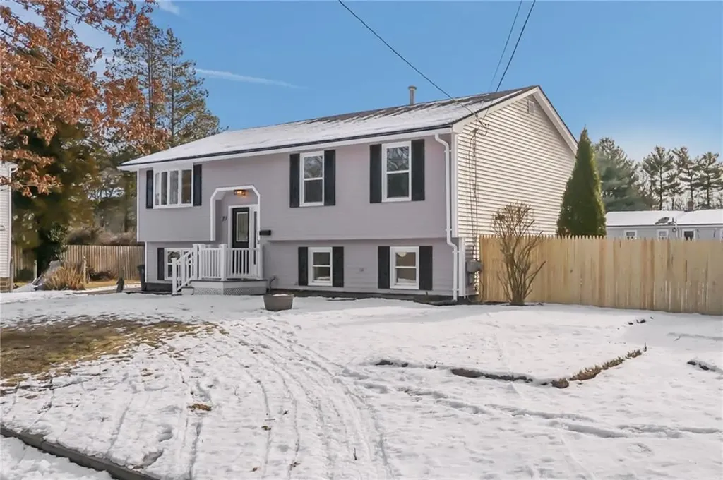 21 Florida Avenue Coventry RI 02816
