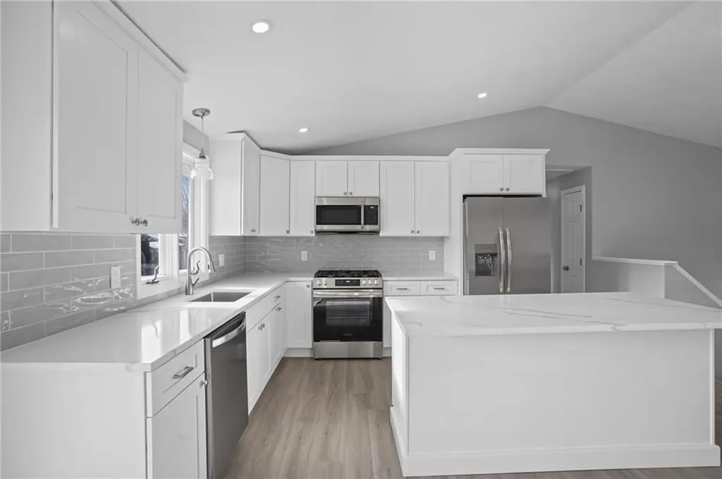 21 Florida Avenue Coventry RI 02816