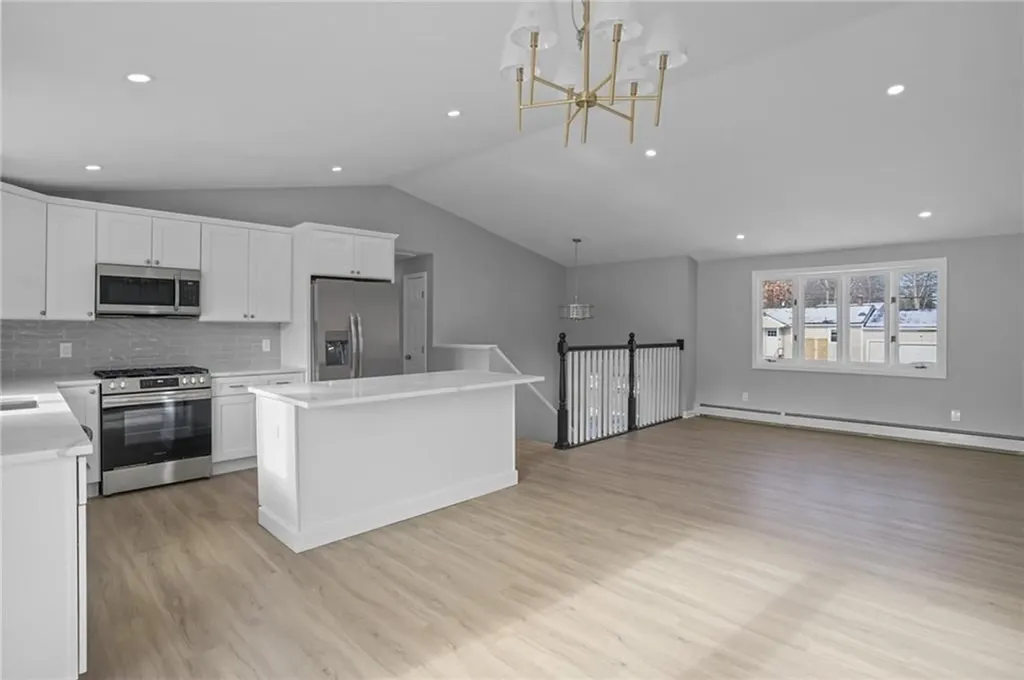 21 Florida Avenue Coventry RI 02816