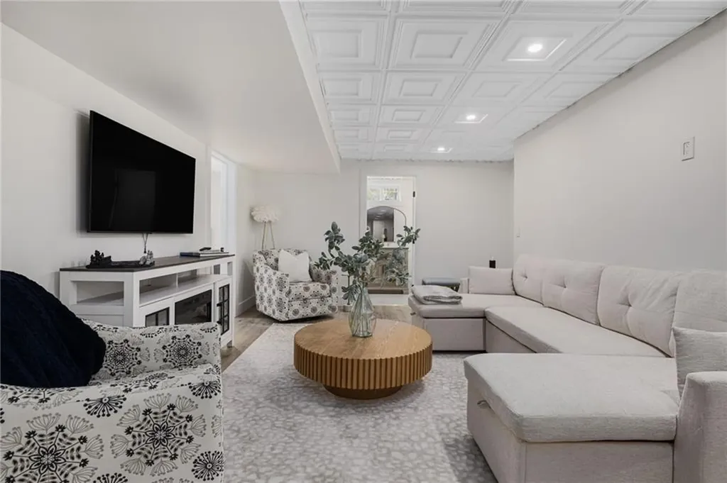 14 Sables Way Lincoln RI 02865