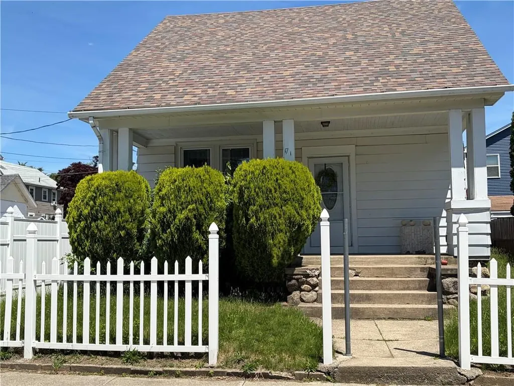 171 Unit Street Providence RI 02909