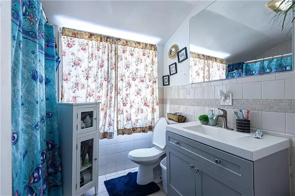 171 Unit Street Providence RI 02909