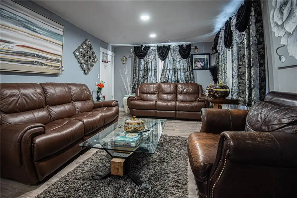 171 Unit Street Providence RI 02909