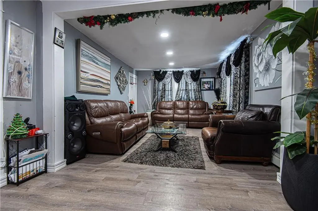 171 Unit Street Providence RI 02909