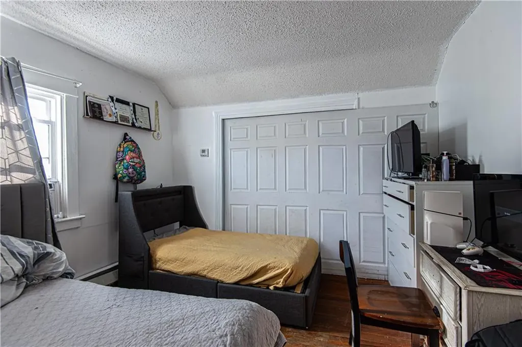 171 Unit Street Providence RI 02909