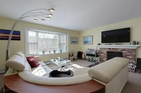 88 Woodland Drive Portsmouth RI 02871