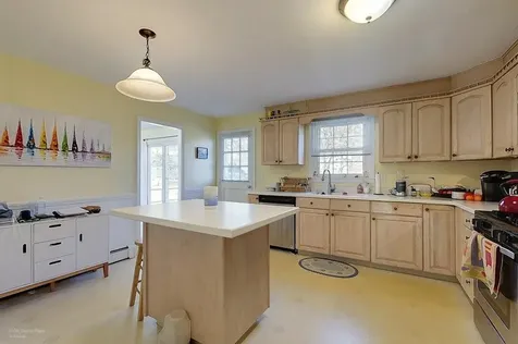 88 Woodland Drive Portsmouth RI 02871