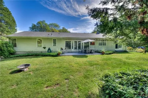 27 Mayflower Drive East Greenwich RI 02818