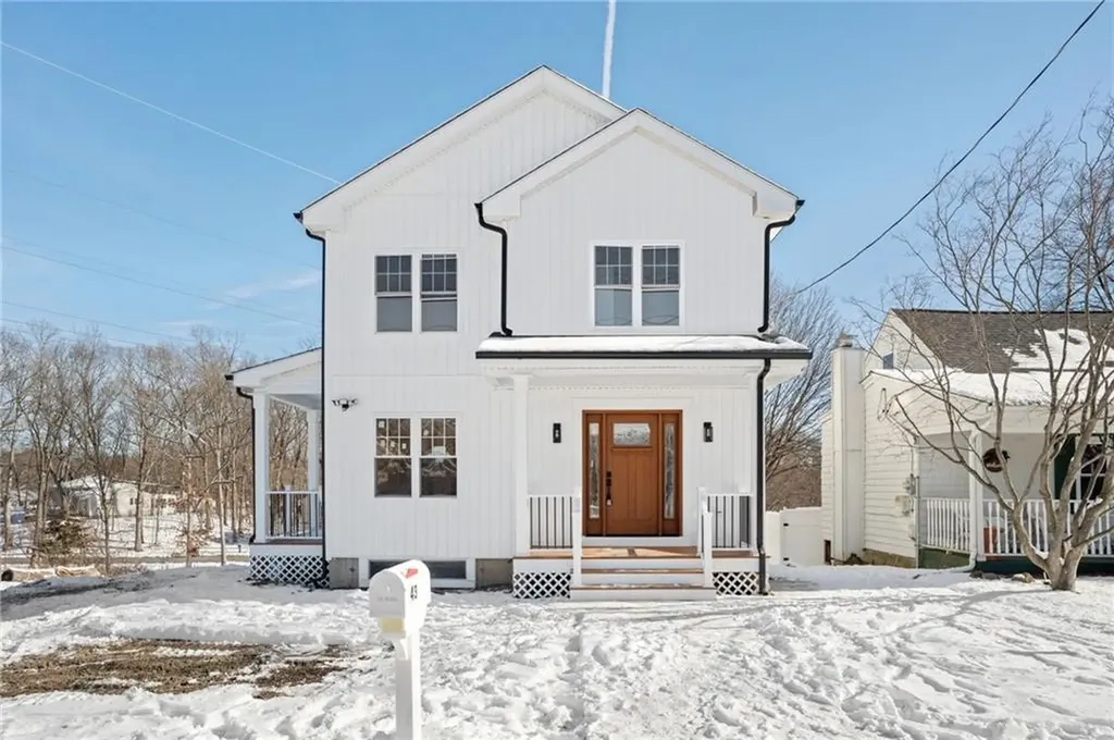 43 Massachusetts Avenue Cumberland RI 02864