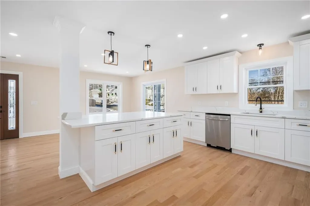 43 Massachusetts Avenue Cumberland RI 02864