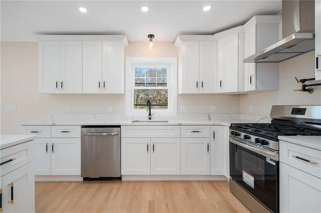 43 Massachusetts Avenue Cumberland RI 02864