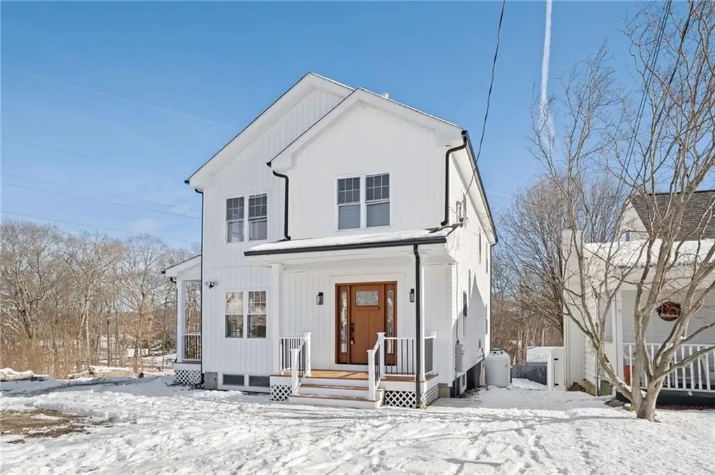 43 Massachusetts Avenue Cumberland RI 02864