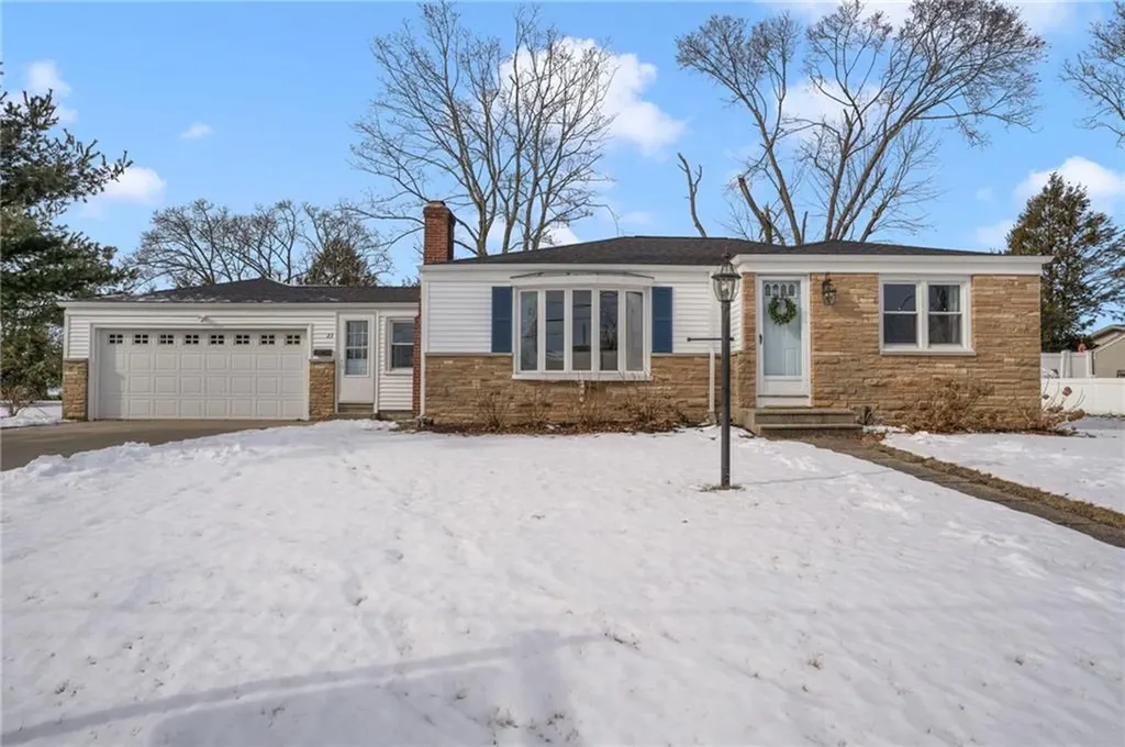 23 Laurelhurst Road Cranston RI 02920