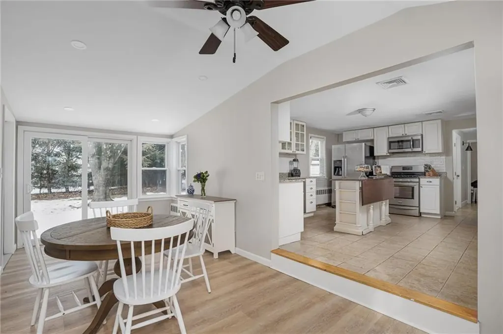 23 Laurelhurst Road Cranston RI 02920