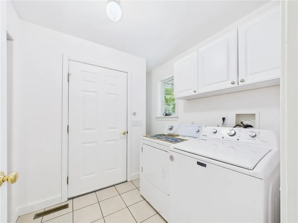 56 Wanda Street Narragansett RI 02882