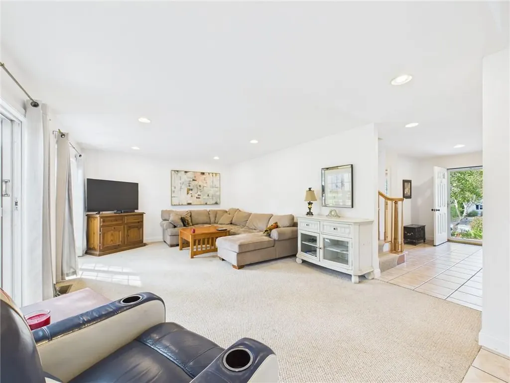 56 Wanda Street Narragansett RI 02882