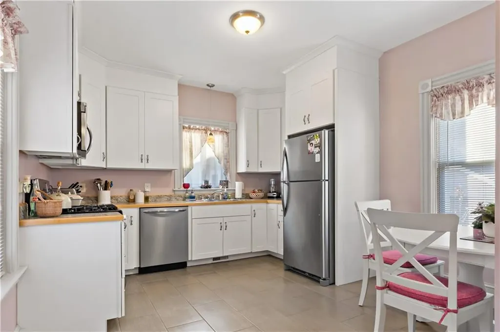 88 Burton Street Bristol RI 02809