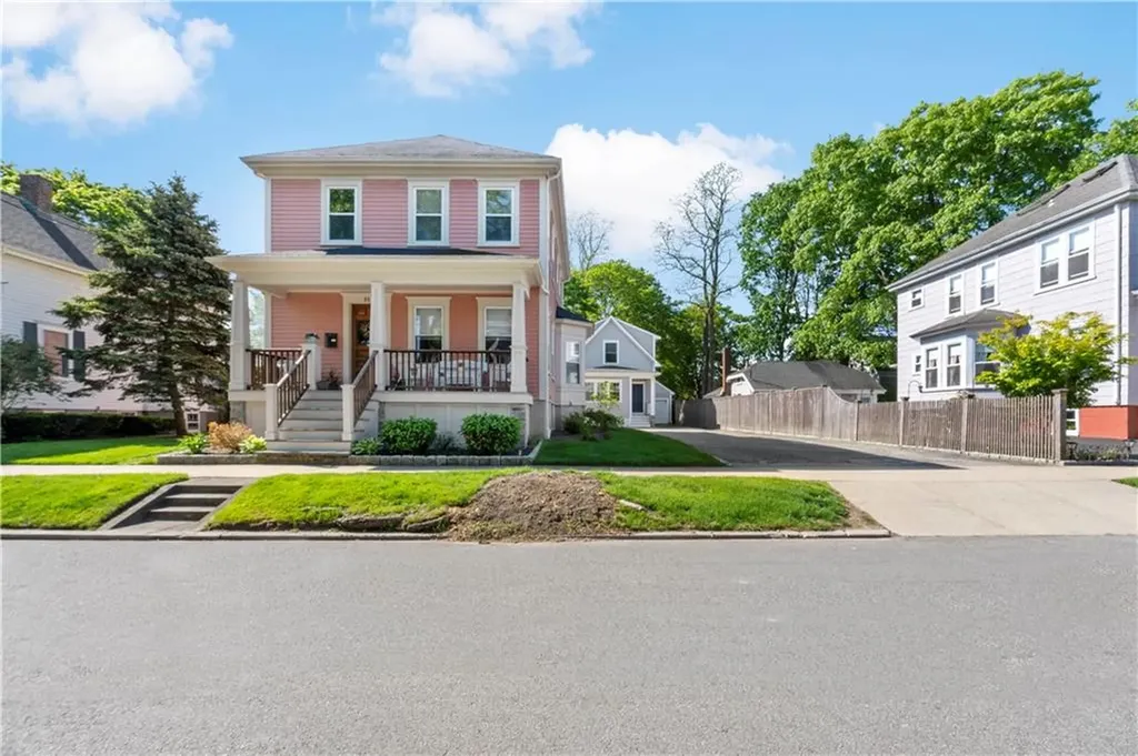 88 Burton Street Bristol RI 02809