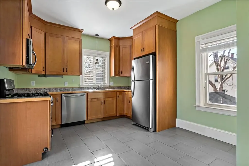 88 Burton Street Bristol RI 02809