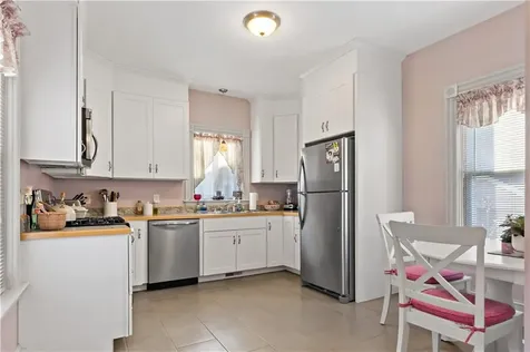 88 Burton Street Bristol RI 02809