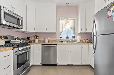 88 Burton Street Bristol RI 02809