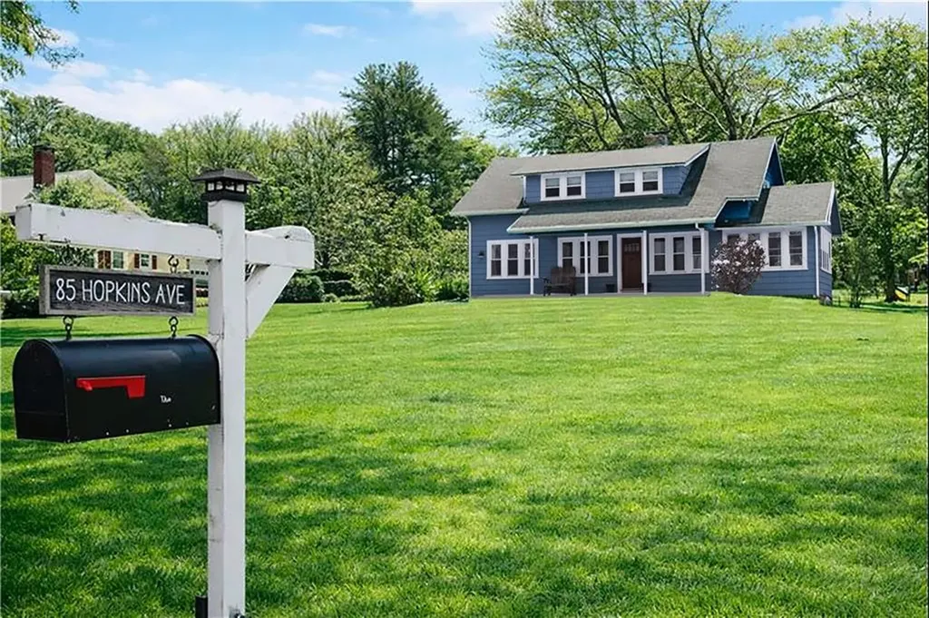 85 Hopkins Avenue Johnston RI 02919