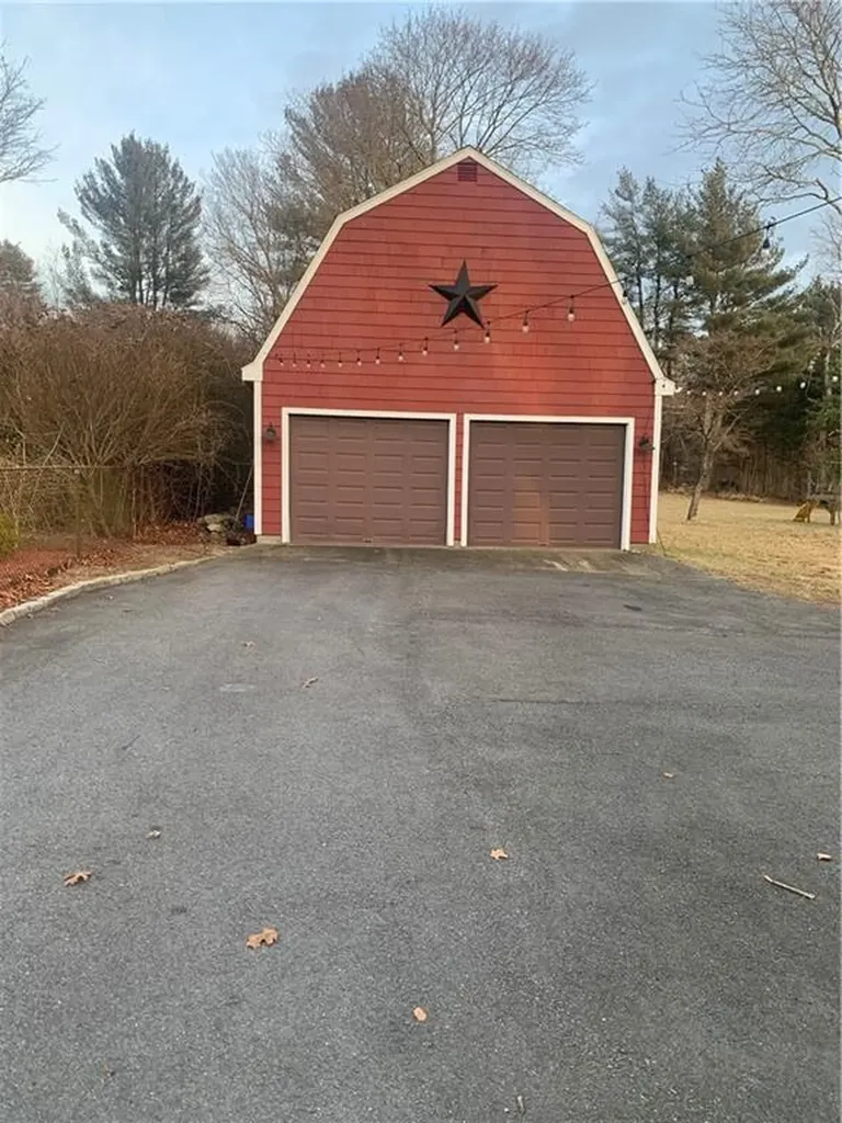 85 Hopkins Avenue Johnston RI 02919