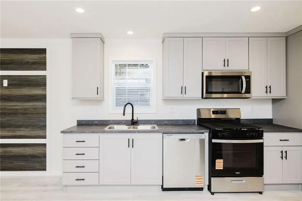 1346 Newport Avenue Attleboro MA 02703