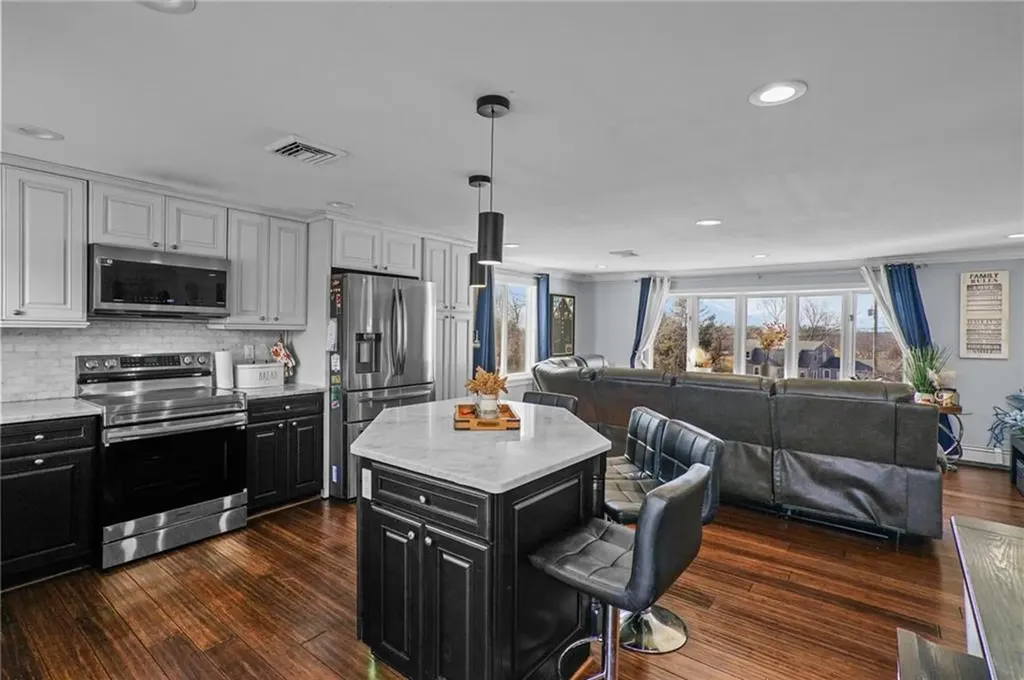 1275 Seven Mile Road Cranston RI 02831