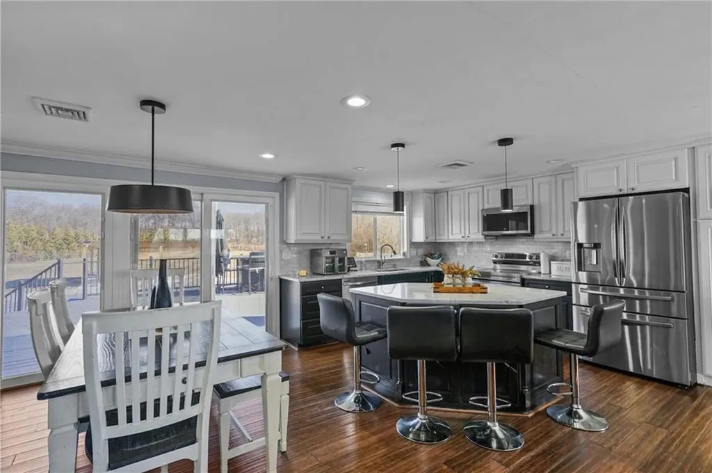 1275 Seven Mile Road Cranston RI 02831