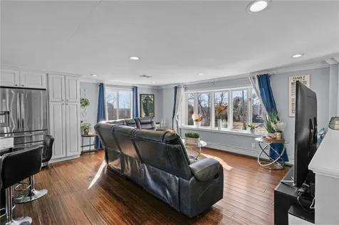 1275 Seven Mile Road Cranston RI 02831