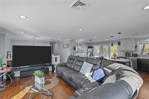 1275 Seven Mile Road Cranston RI 02831