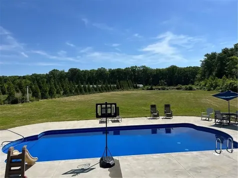 1275 Seven Mile Road Cranston RI 02831