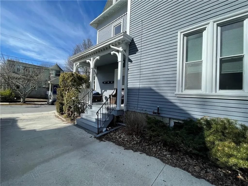 26 Ayrault Street Newport RI 02840