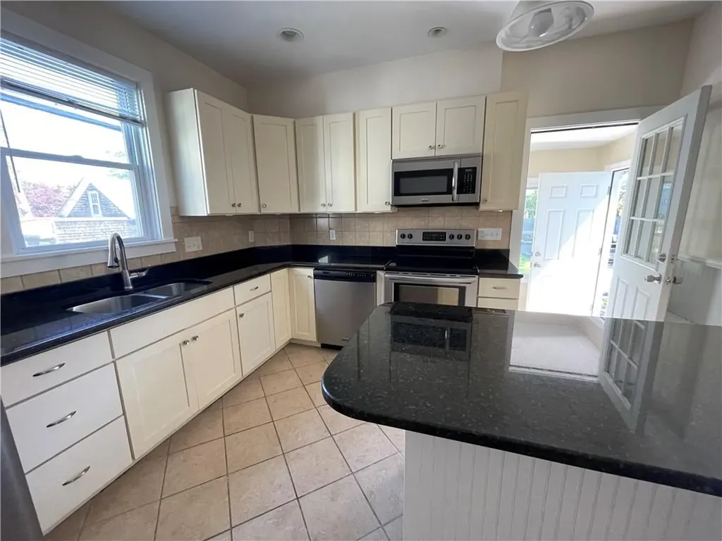 26 Ayrault Street Newport RI 02840