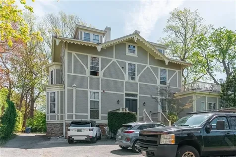 4 Red Cross Avenue Newport RI 02840